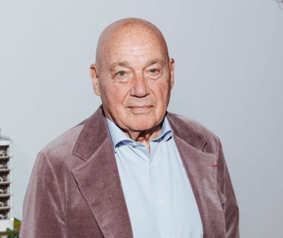 Редкий выход: Владимир Познер появился на публике