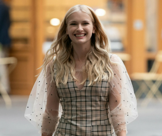 Камилль Раза впервые прокомментировала уход из «Эмили в Париже»