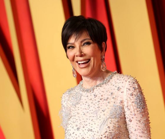 Крис Дженнер показала детские снимки Кардашьян. Угадай члена семьи по фото