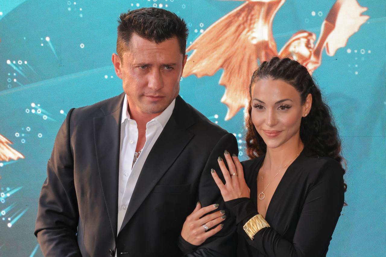 Pavel Priluchny and Zepur Brutian congratulated Agatha Mutsesets on marriage.