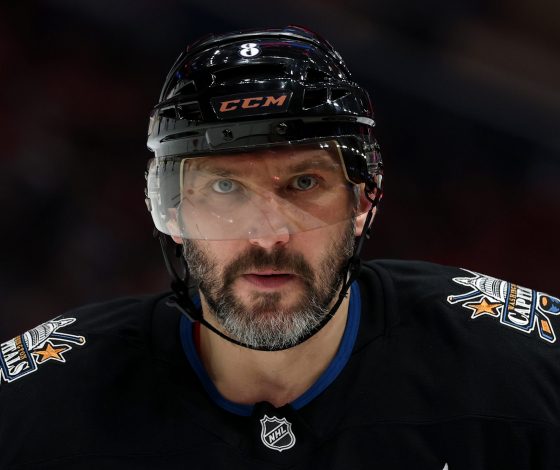 Александр Овечкин стал героем кукурузного лабиринта