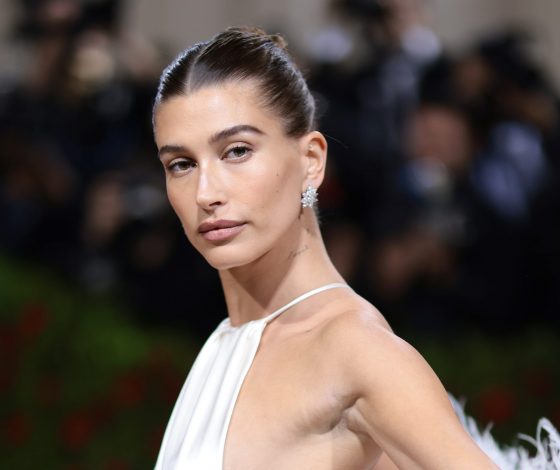 Хейли Бибер раскрыла секрет своей сияющей кожи