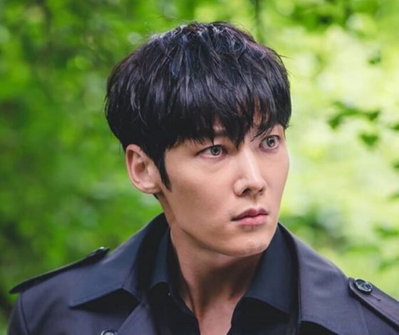 Звезда дорамы «Наследники» опроверг слухи о романе с участницей герл-группы Apink