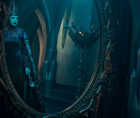 Эйми Лу Вуд бросила тень на звезду «Белоснежки» Галь Гадот, лайкнув пост о ее плохой игре