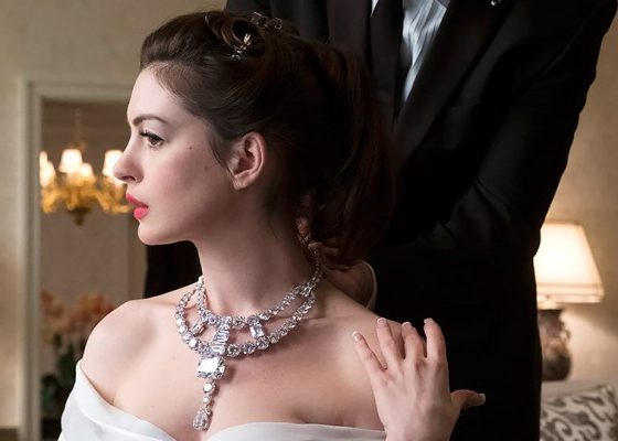 Дочь богатейшего человека Индии надела ожерелье как у героини Энн Хэтэуэй из «8 подруг Оушена»