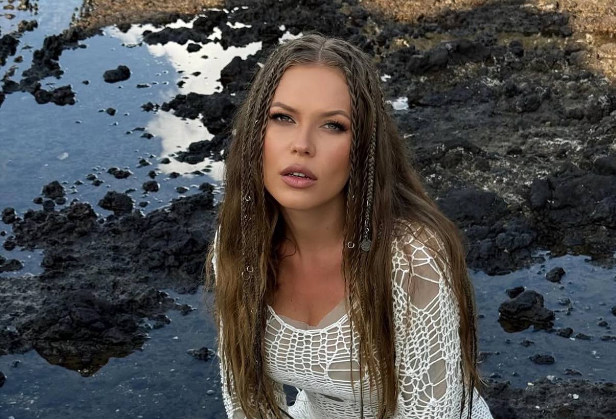 Rita Dakota answered hate by showing a photo with unsuccessful plastic faces