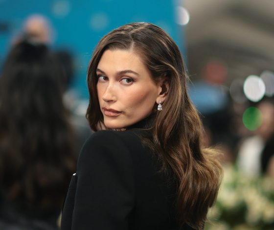 Хейли Бибер поделилась трогательными кадрами с сыном в день его рождения