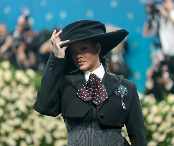 Лучшие образы на Met Gala 2025: Зендея в идеальном смокинге и беременная Рианна в костюме денди