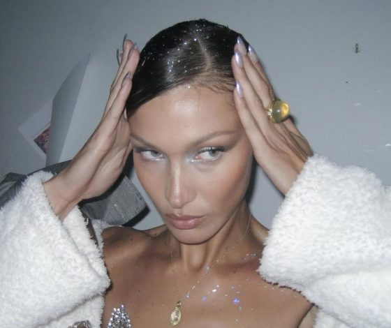 Белла Хадид рассказала о борьбе с болезнью Лайма