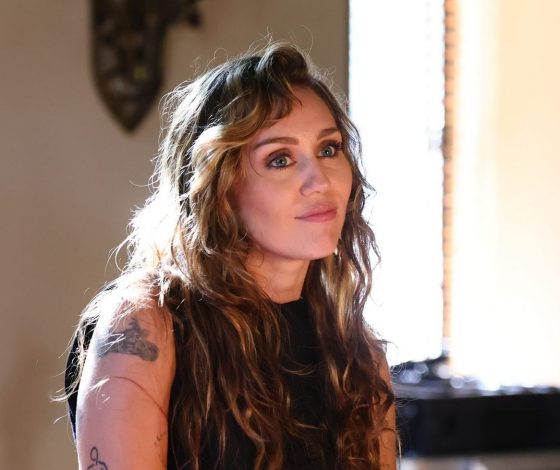 Официально: Майли Сайрус выходит замуж