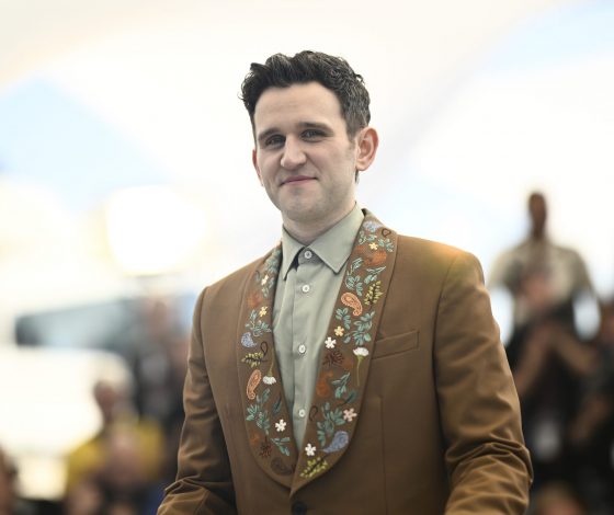 Звезда «Гарри Поттера» Гарри Меллинг получил овации в Каннах за роль в фильме «для взрослых»