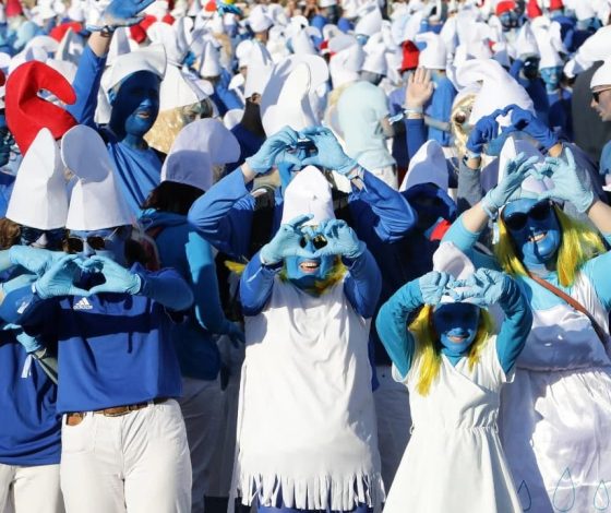 Три тысячи человек в образах смурфиков установили новый мировой рекорд