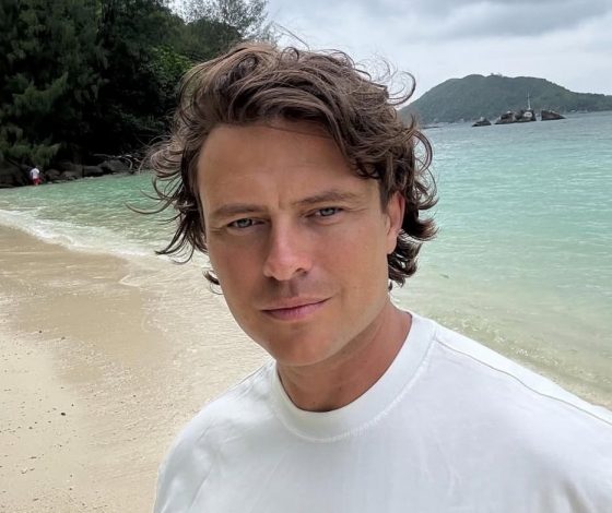 Прохор Шаляпин покорил лед в специальном репортаже «Кайфовый хоккей»