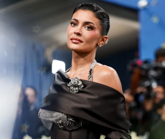 Кайли Дженнер возвращается в свою эпоху «Королевы Кайли»