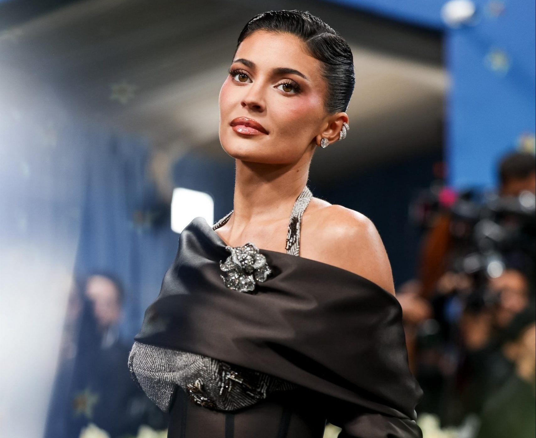Kylie Jenner harks back to her ‘Queen Kylie’ era