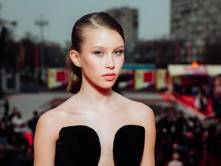 Anna Peresild shared his shots from the concert of the famous singer