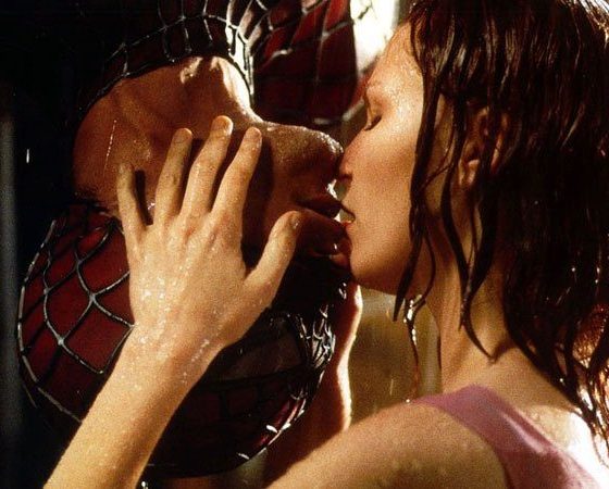 Исследование: депрессия и тревожность передаются через поцелуи