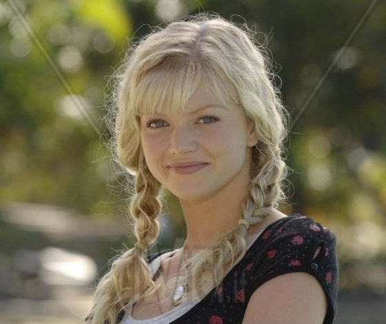 Звезда сериала «H2O: Просто добавь воды» Кариба Хейн впервые стала мамой