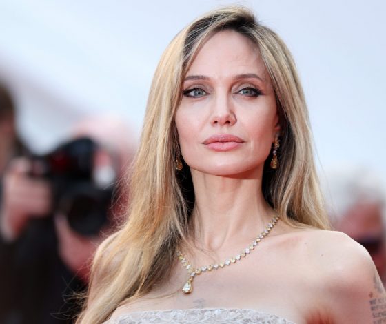 Анджелина Джоли готовится к новой жизни вдали от Голливуда
