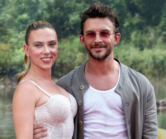 Звезда «Бриджертонов» ответил за поцелуи со Скарлетт Йоханссон