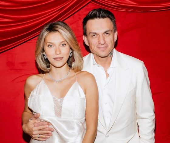 Интернетте трусисыз юбкамен көшеде жүру