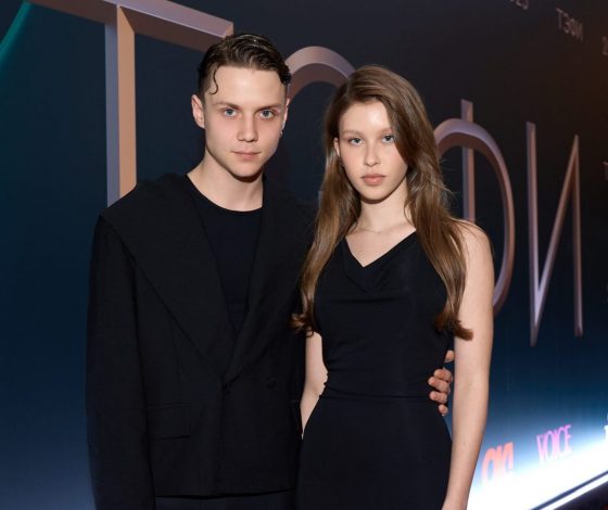 Анна Пересильд и Ваня Дмитриенко устроили перфоманс, спев вместе на сцене