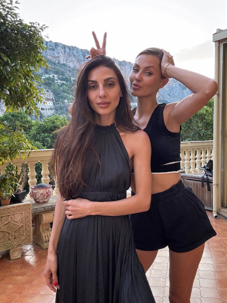 Manita hashba and Victoria Bonya. Photo: Social Networks