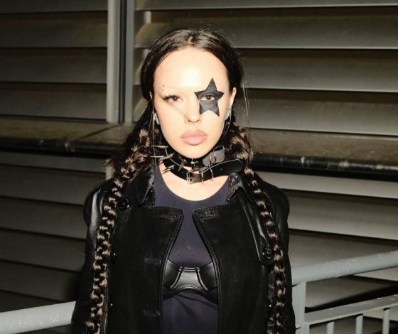 Инстасамка сводит свои тату