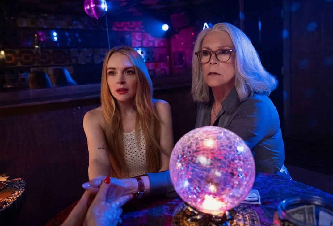 Together with Lindsay Lohan and Jamie Lee Curtis, we are looking at the second “plague Friday” trailer