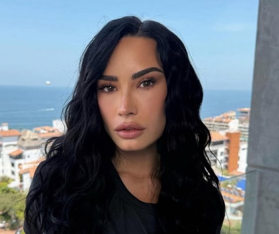 Порно фильмдердегі жас ресейлік жезөкшелер