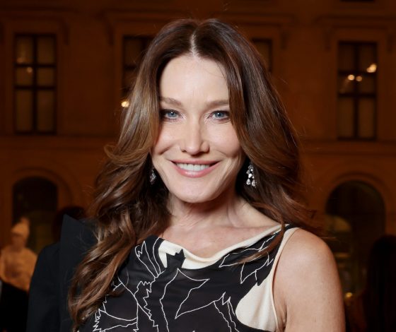 Карла Бруни показала редкое фото 24-летнего сына