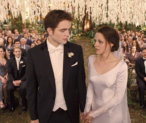 Рэп-вечеринки и национальные костюмы: какие свадьбы проводят российские зумеры