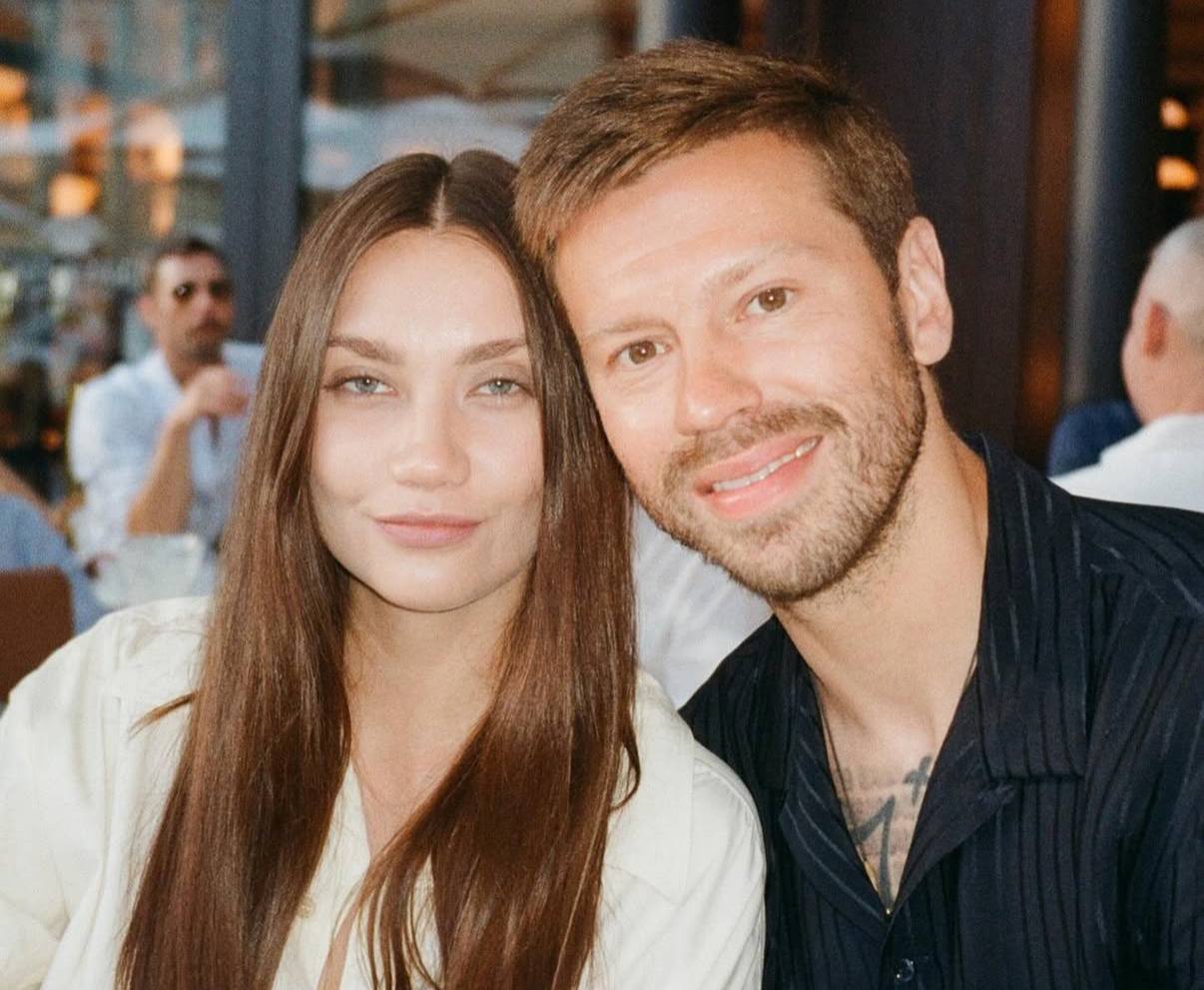 Fedor Smolov in the new image celebrated the anniversary of the wedding with Karina Istomina