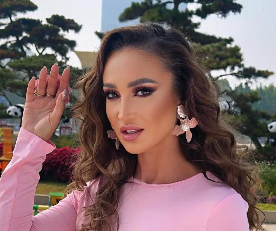 Ольга Бузова в ультракоротком платье выступила на афтепати ПМЭФ