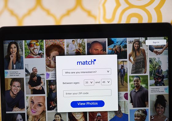 Новое исследование показывает, что мужчинам следует снизить требования в приложениях для знакомств