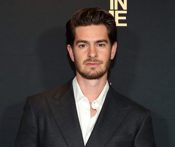 Эндрю Гарфилд пришел с новой девушкой на матч россиянки на Уимблдоне