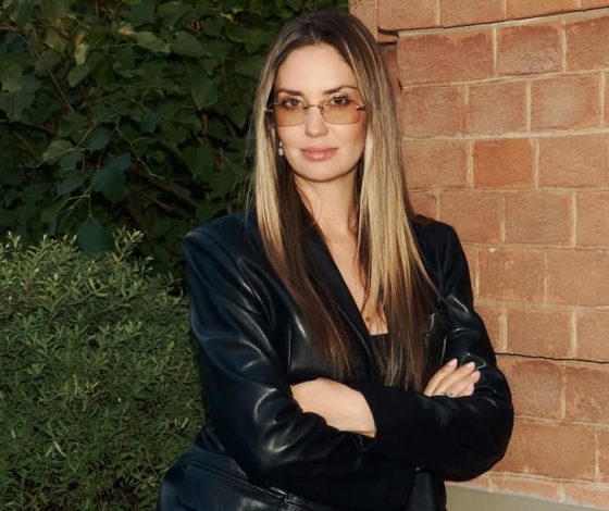 Агата Муцениеце показала фото с бритой головой