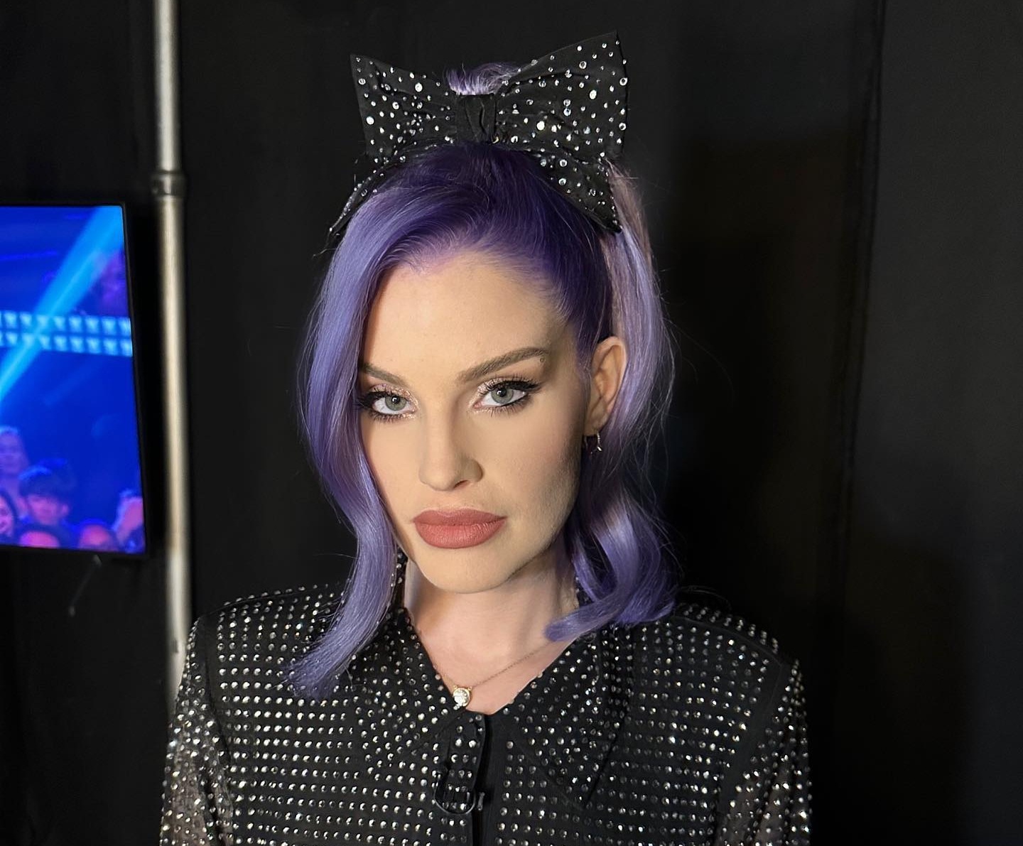 Kelly Osborne announced the engagement and showed the ring