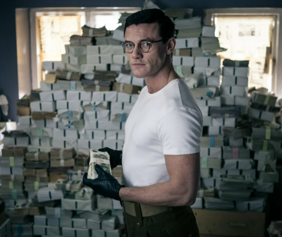 Мужчина выиграл 100 млн рублей после вещего сна жены