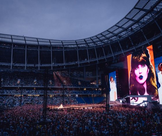 Валерия и Иосиф Пригожин, Мари Краймбрери, Александр Рогов и другие на концерте Zivert