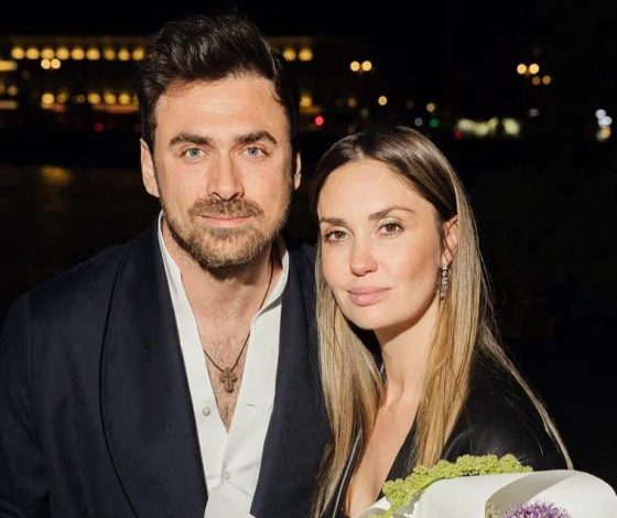 Беременная Агата Муцениеце и Петр Дранга вышли в свет