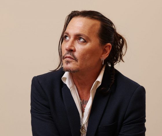 Юлия Власова, бывшая возлюбленная Джонни Деппа, сообщила о своей помолвке