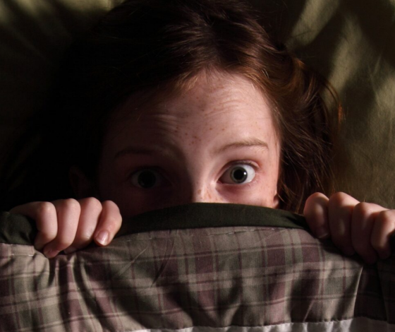 Почему кажется, что в пустой комнате кто-то есть