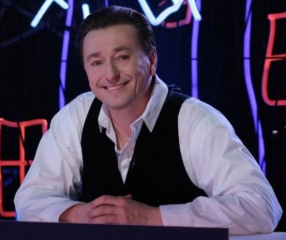 Сергей Безруков поделился редким фото с младшим сыном