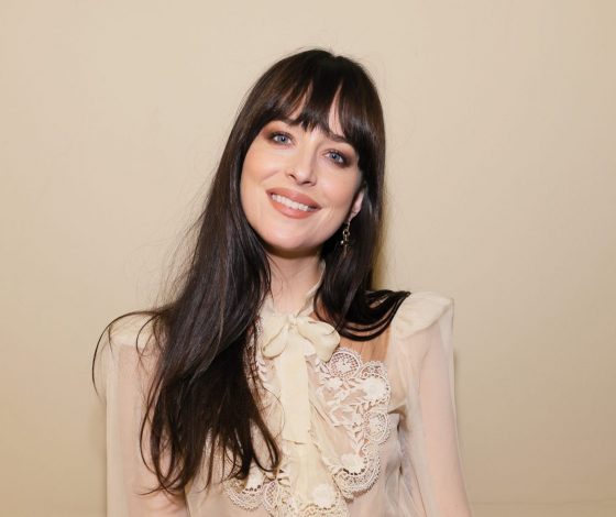 Дакота Джонсон снова счастлива после расставания с Крисом Мартином