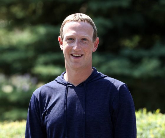 Марк Цукерберг перестраивает район под себя и злит соседей