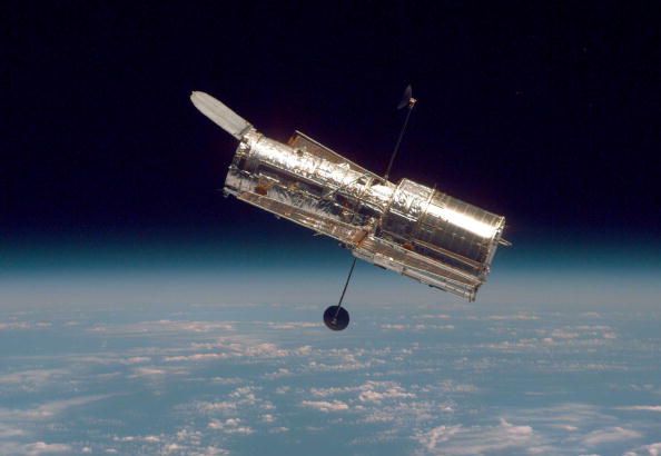 Khabble space telescope took a picture of a comet flying from another solar system