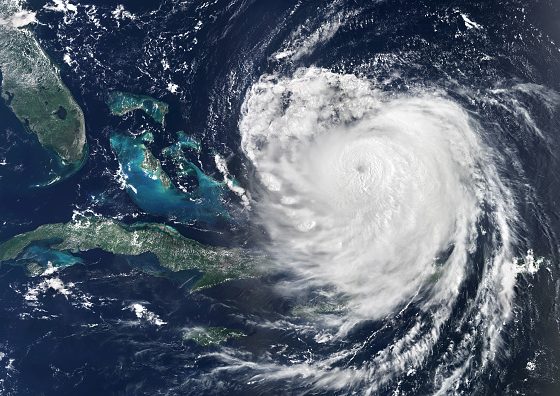 Бушующий в США ураган «Эрин» может повлиять на Россию