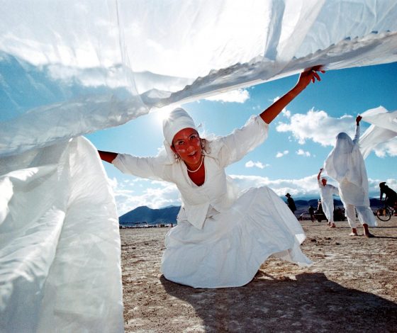 Песчаная буря на Burning Man вызвала километровые очереди: видео
