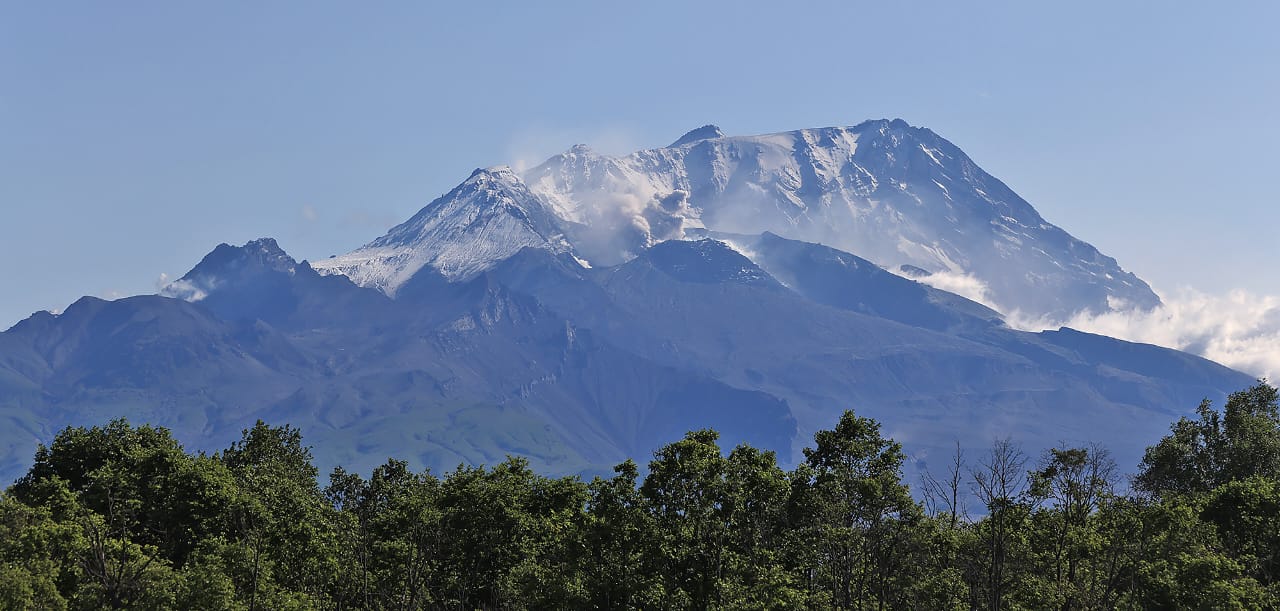 A volcano that has not exploded in Kamchatka for more than 500 years awakened